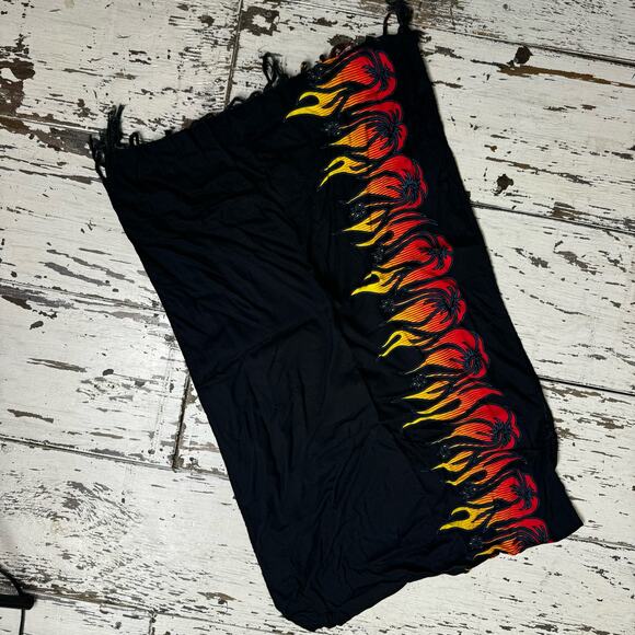 Bahama Mama Black Flame Printed Beach Wrap or Lightweight Scarf Cover Up 56" - Picture 2 of 5